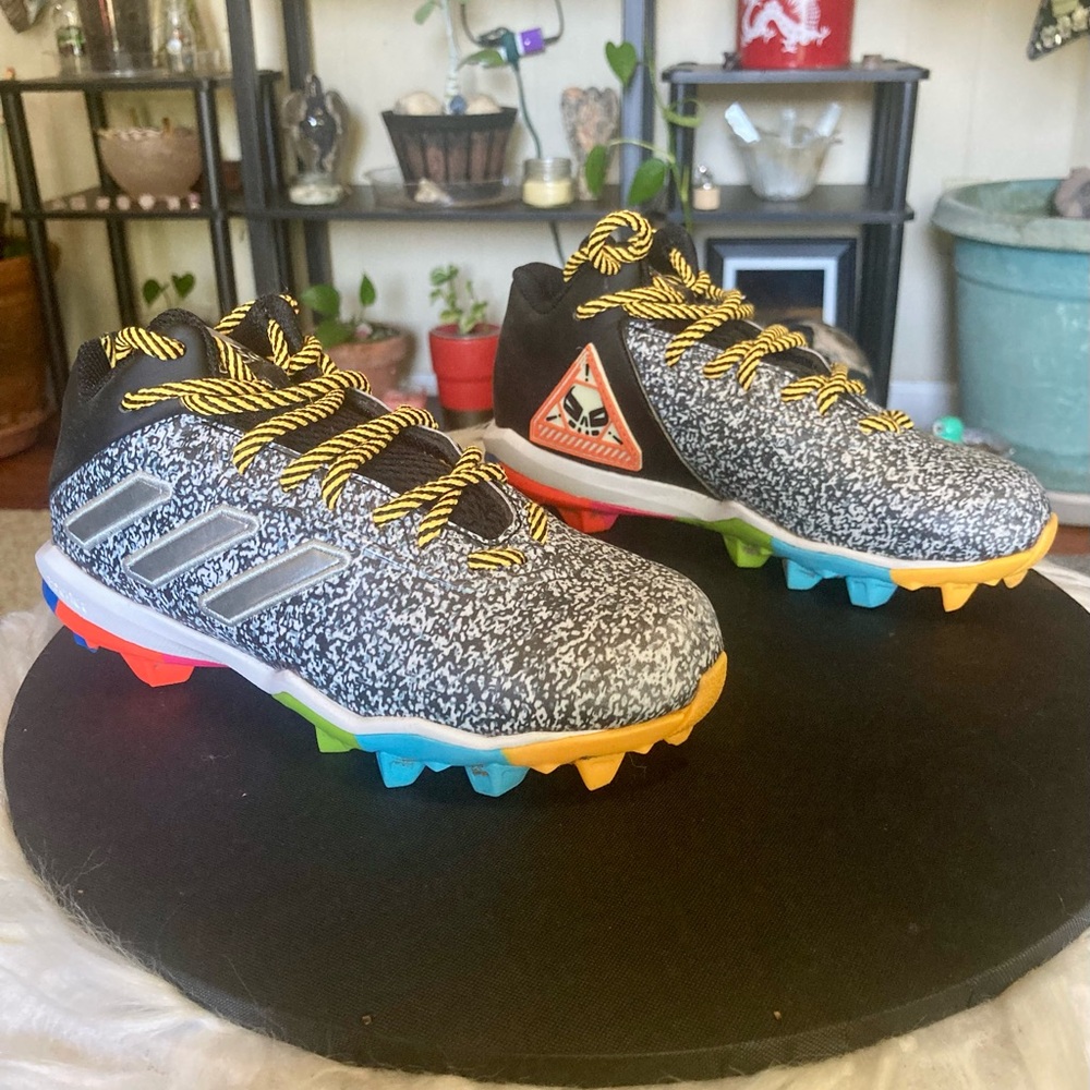 adidas Kids Black and Gray Sneakers with Multicolor Soles